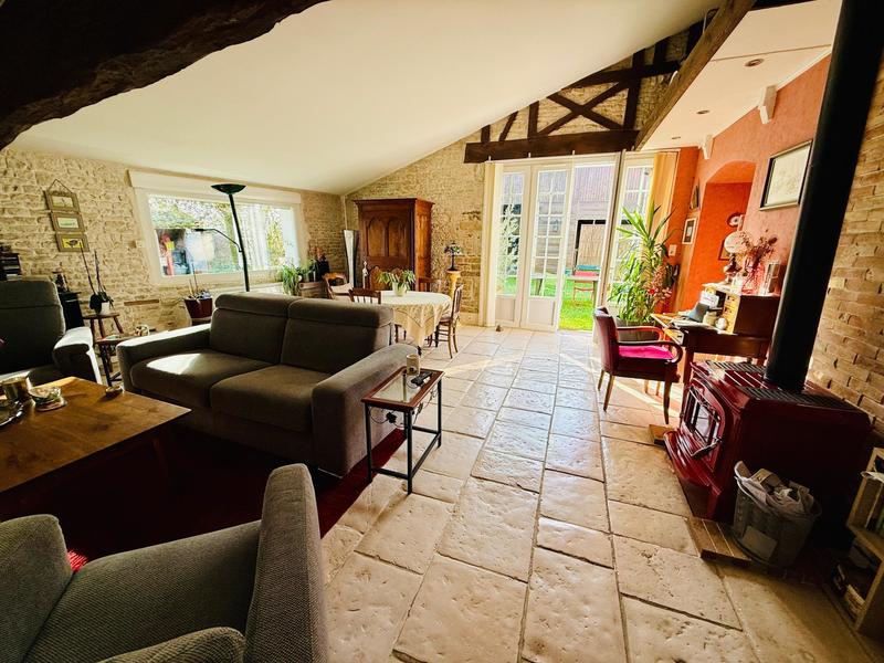 Maison - 196 m² - 7 pièces