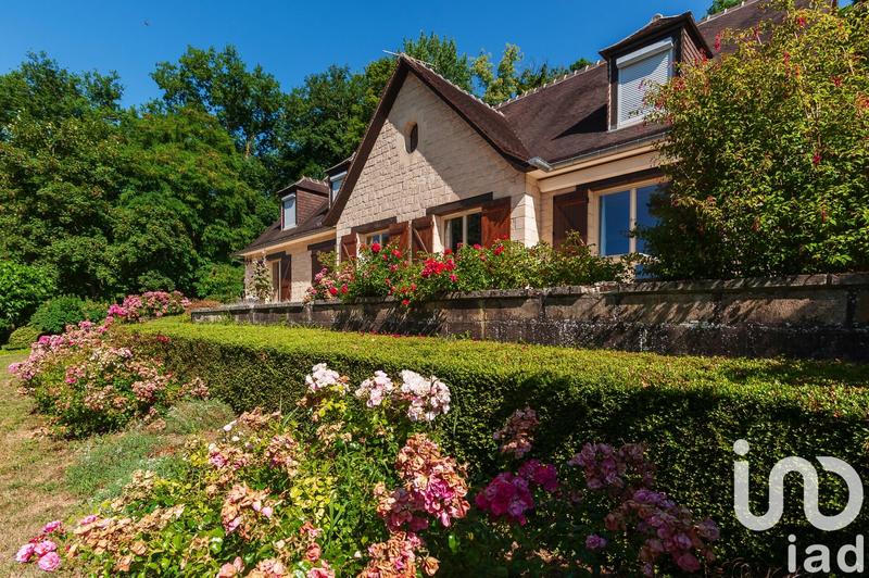 Maison - 220 m² - 8 pièces