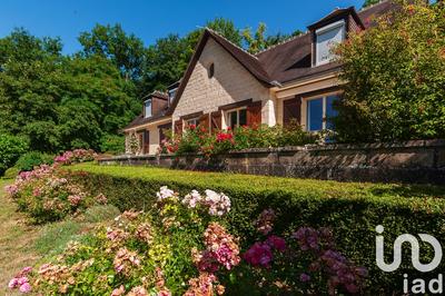 Maison - 220 m² - 8 pièces