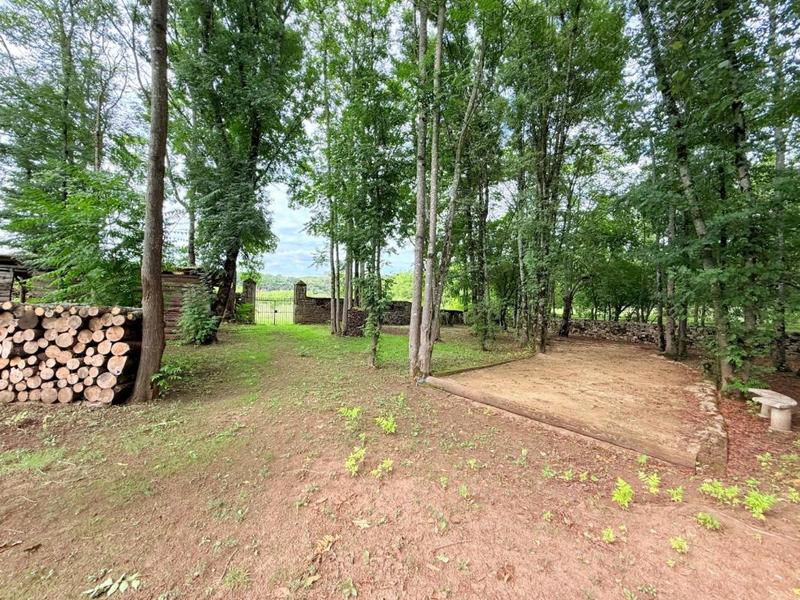 Propriété - 230 m² - 9 pièces