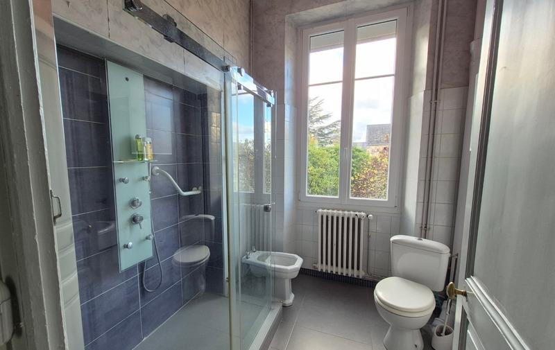 Maison - 197 m² - 10 pièces