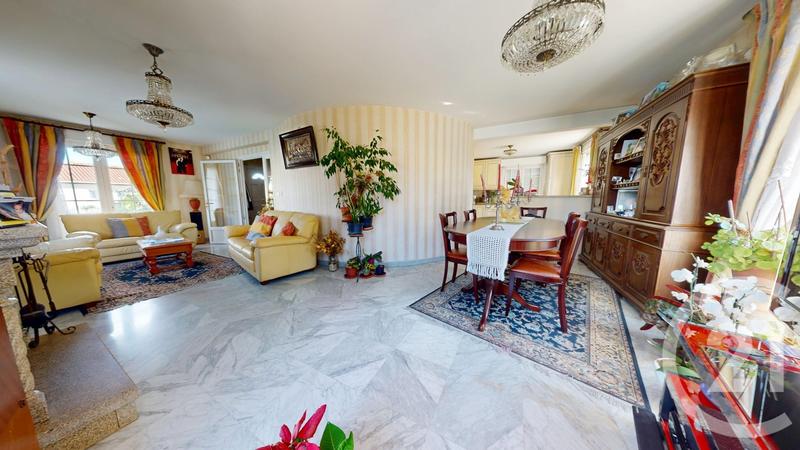 Maison - 138 m² - 6 pièces