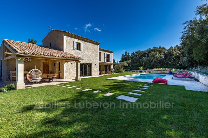 Propriété - 250 m² - 7 pièces