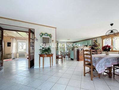 Maison - 183 m² - 7 pièces