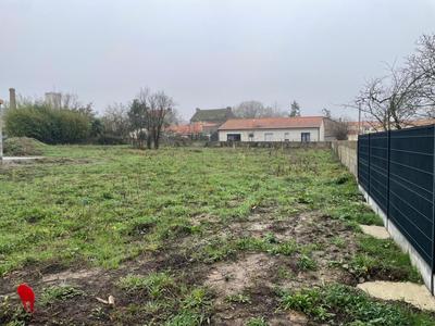 Terrain - 739 m²