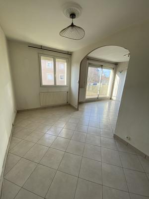 Appartement - 64 m² - 4 pièces