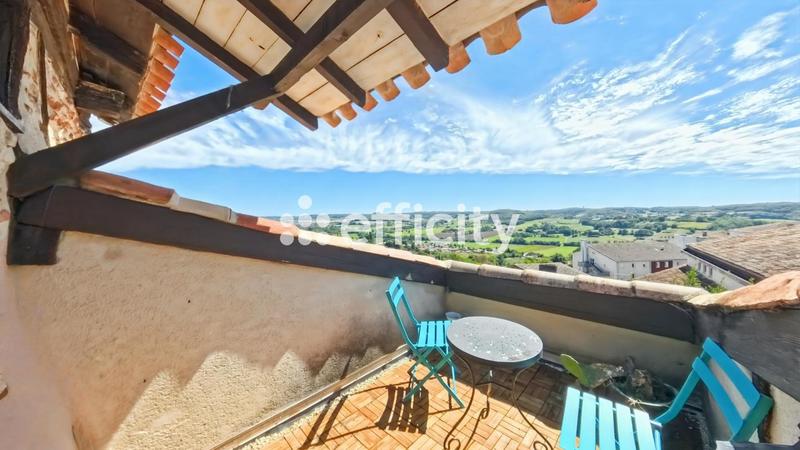 Maison - 250 m² - 8 pièces