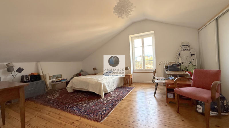 Maison - 176 m² - 8 pièces