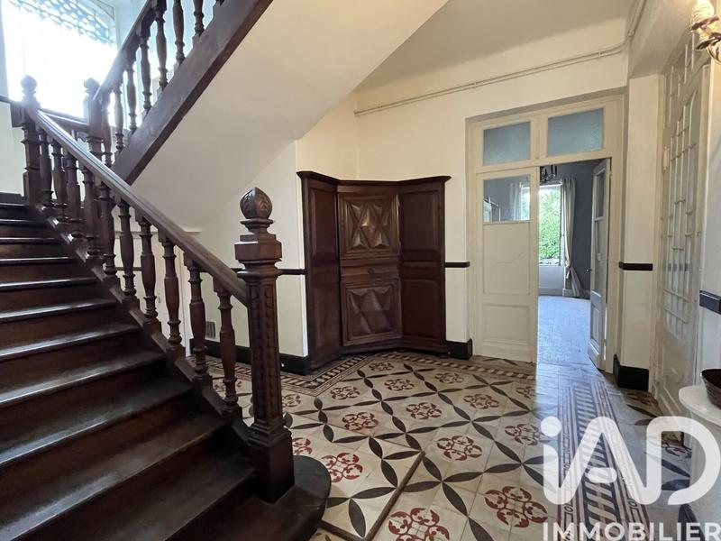 Maison - 423 m² - 15 pièces