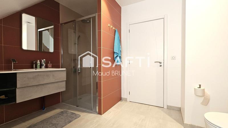 Maison - 360 m² - 9 pièces