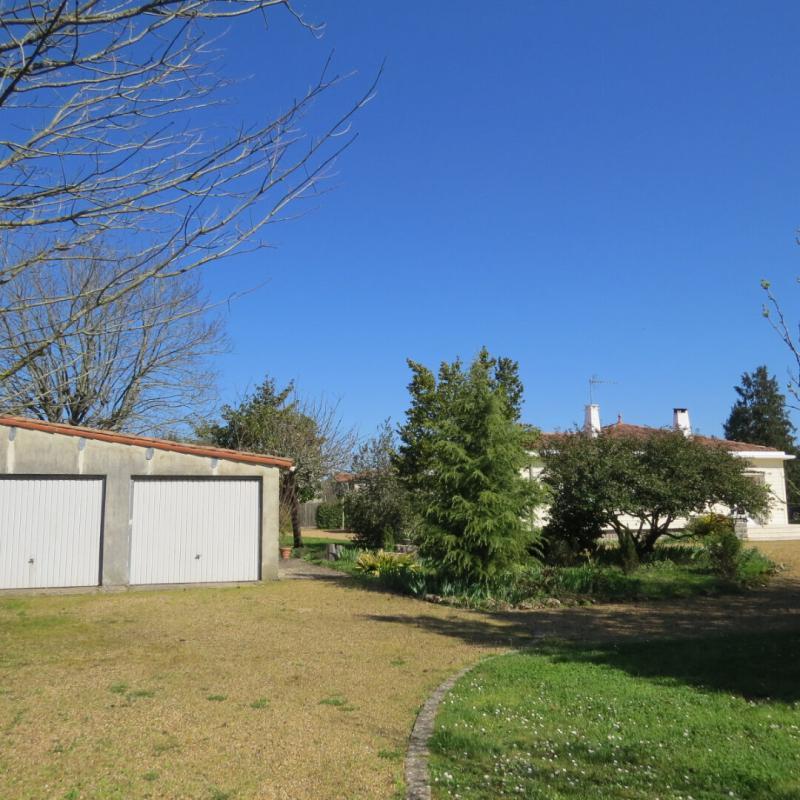 Maison - 180 m² - 8 pièces