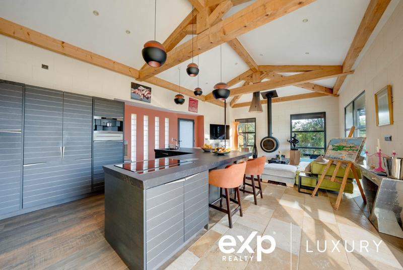 Maison contemporaine - 289 m² - 6 pièces