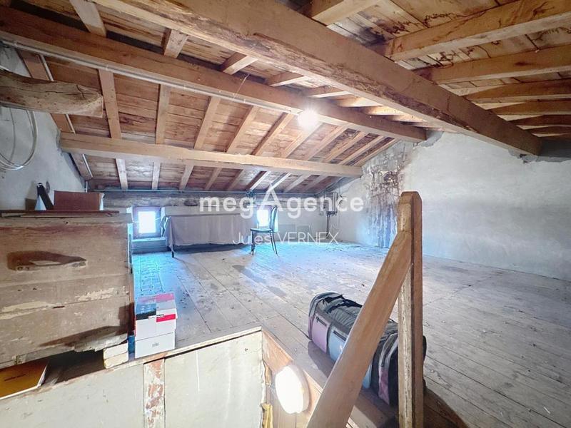 Maison traditionnelle - 243 m² - 6 pièces