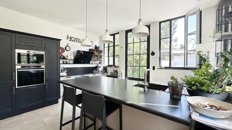 Maison bourgeoise - 330 m² - 9 pièces