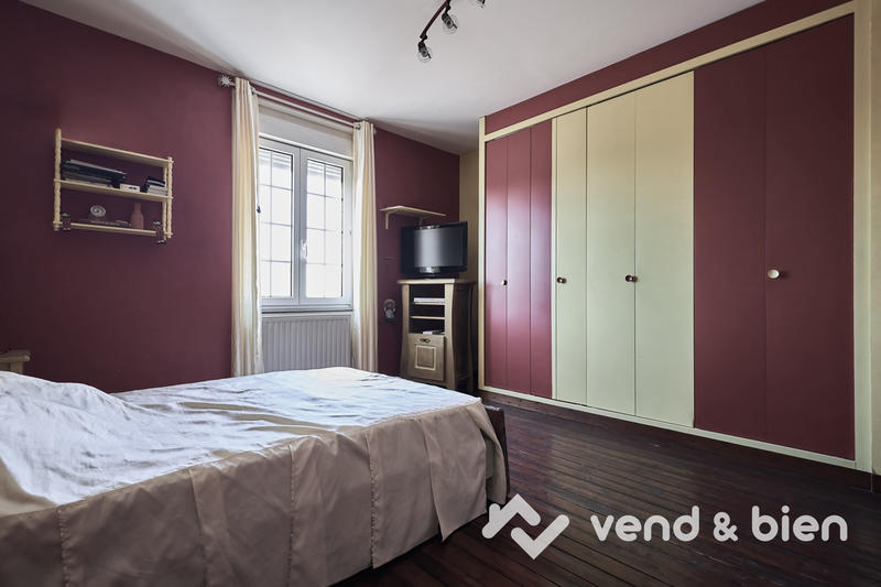 Maison - 229 m² - 7 pièces