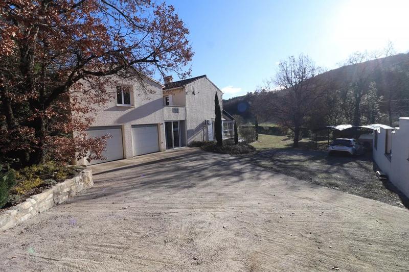 Maison - 180 m² - 6 pièces