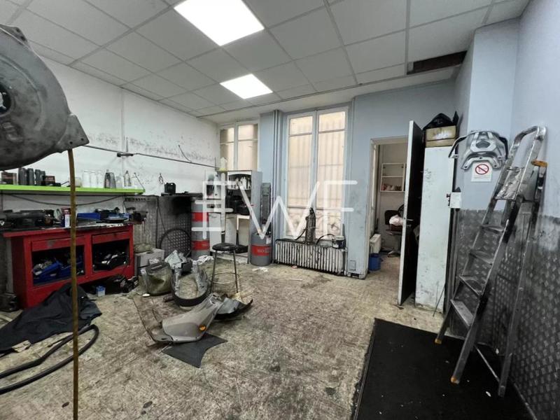 Local d'activité / Entrepôt - 67 m² - 3 pièces