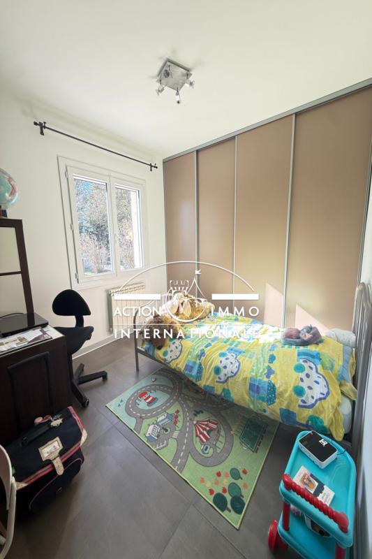 Propriété - 159 m² - 6 pièces