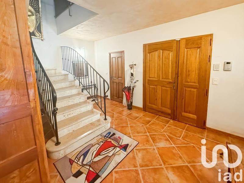 Maison - 300 m² - 6 pièces