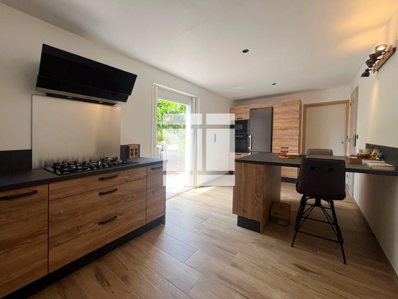 Villa - 207 m² - 8 pièces