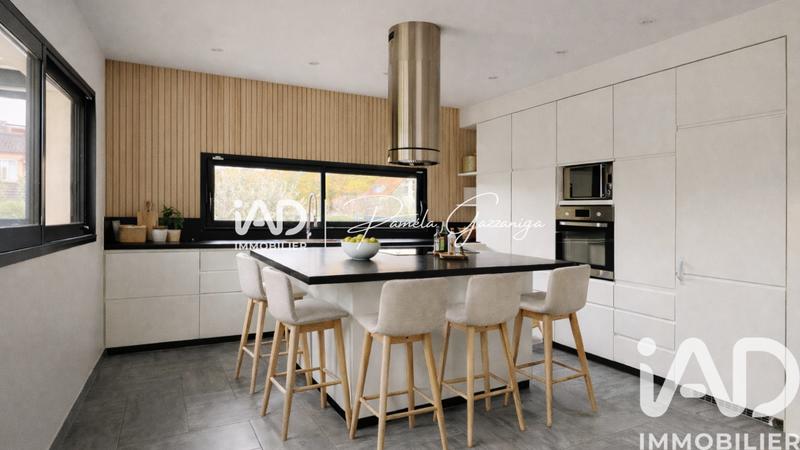 Maison - 322 m² - 8 pièces