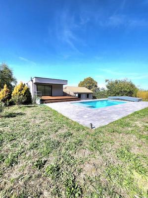 Maison - 207 m² - 7 pièces