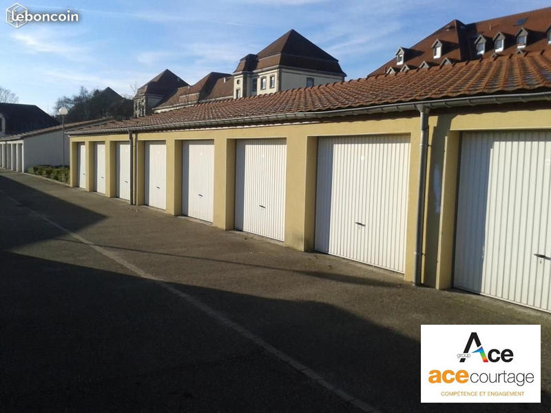 Parking / Garage - 900 m²