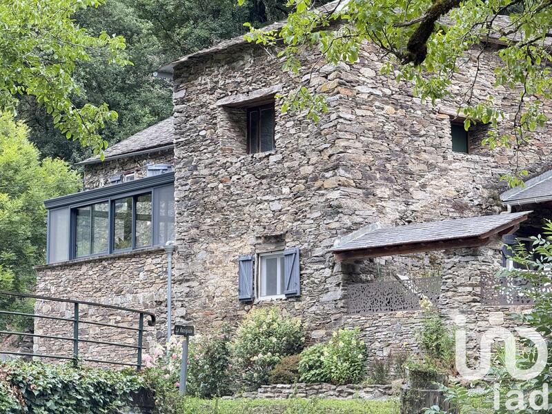 Maison - 225 m² - 6 pièces