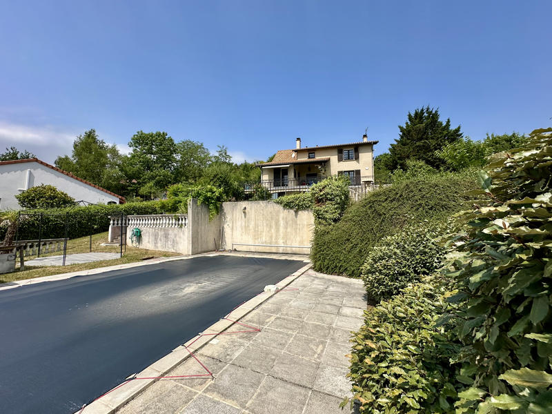 Maison - 170 m² - 6 pièces