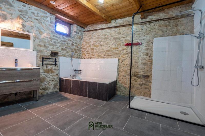 Propriété - 406 m² - 9 pièces