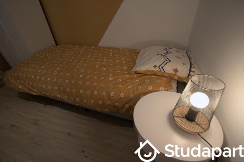 Chambre - 10 m² - 1 pièce