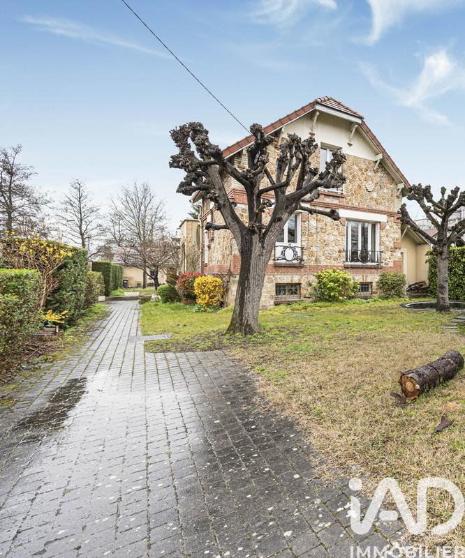 Maison - 251 m² - 10 pièces