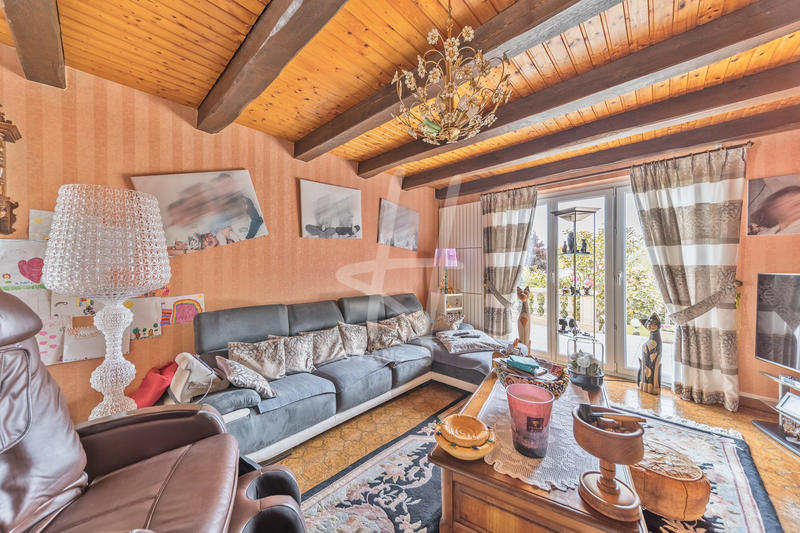 Maison - 300 m² - 6 pièces