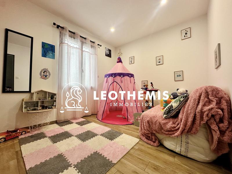 Maison - 93 m² - 4 pièces