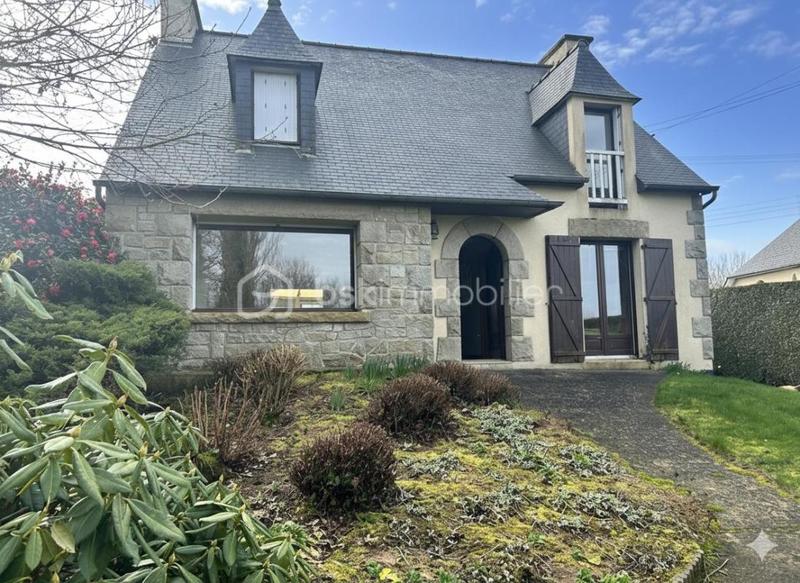 Maison traditionnelle - 146 m² - 6 pièces