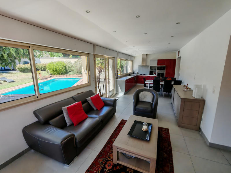 Maison - 190 m² - 9 pièces