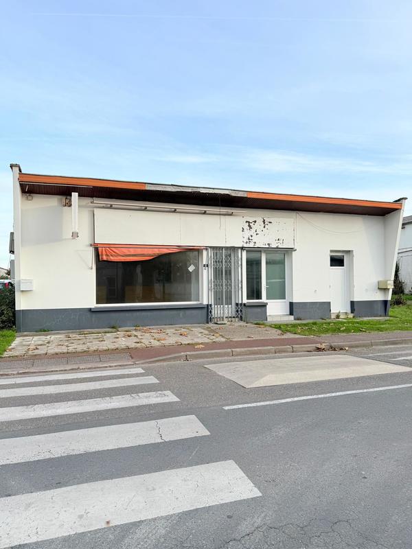 Local commercial - 84 m² - 1 pièce