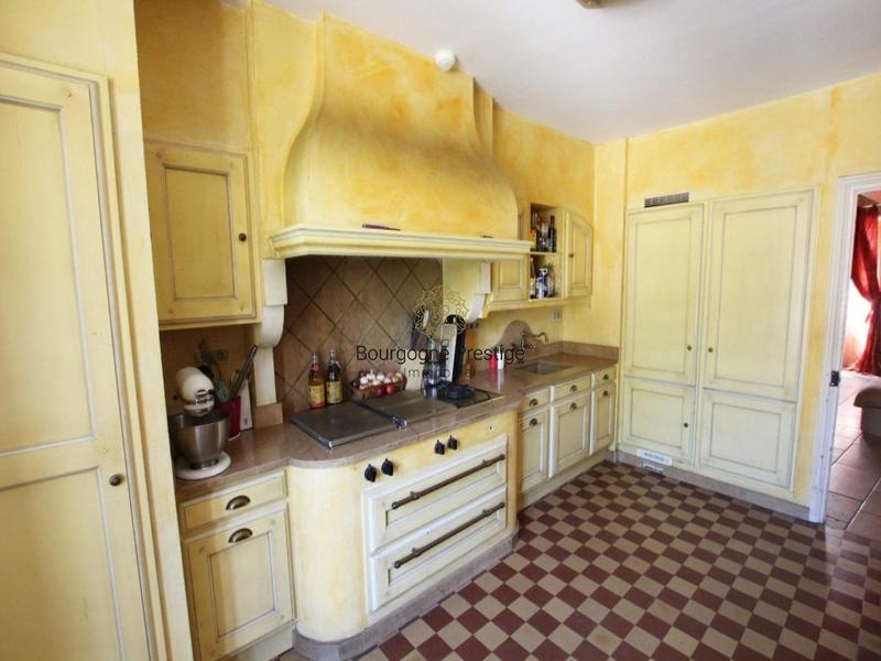 Demeure - 344 m² - 15 pièces