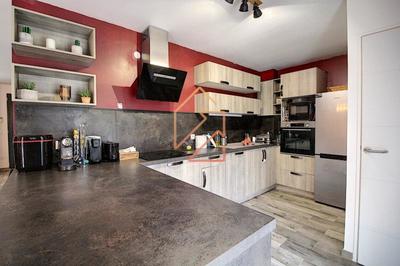 Maison - 104 m² - 5 pièces