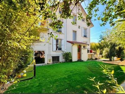 Maison - 263 m² - 8 pièces