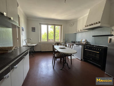 Appartement - 176 m² - 6 pièces