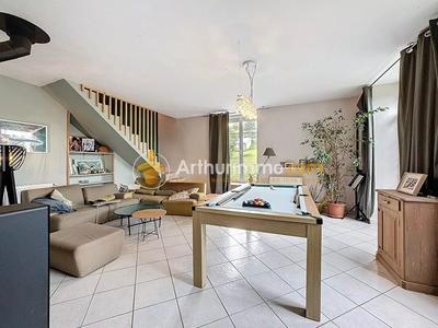 Maison - 224 m² - 7 pièces