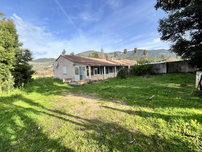 Maison - 88 m² - 4 pièces