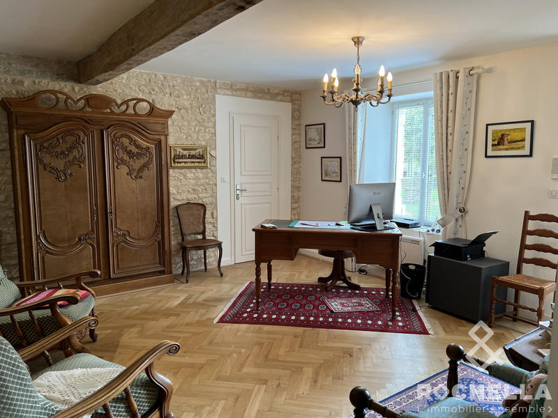 Maison - 244 m² - 8 pièces