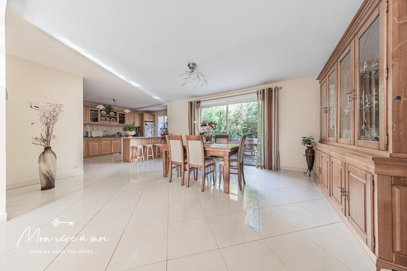 Maison - 170 m² - 6 pièces