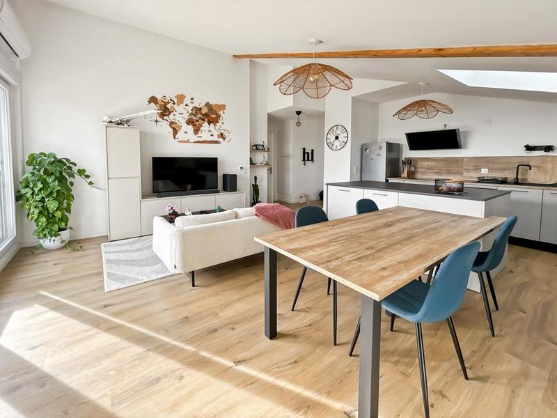 Appartement - 85 m² - 4 pièces