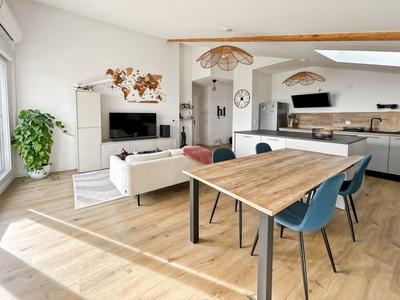 Appartement - 85 m² - 4 pièces