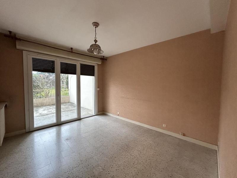 Appartement ancien - 71 m² - 3 pièces