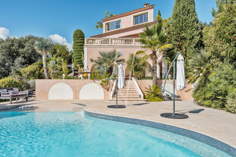 Villa - 330 m² - 7 pièces