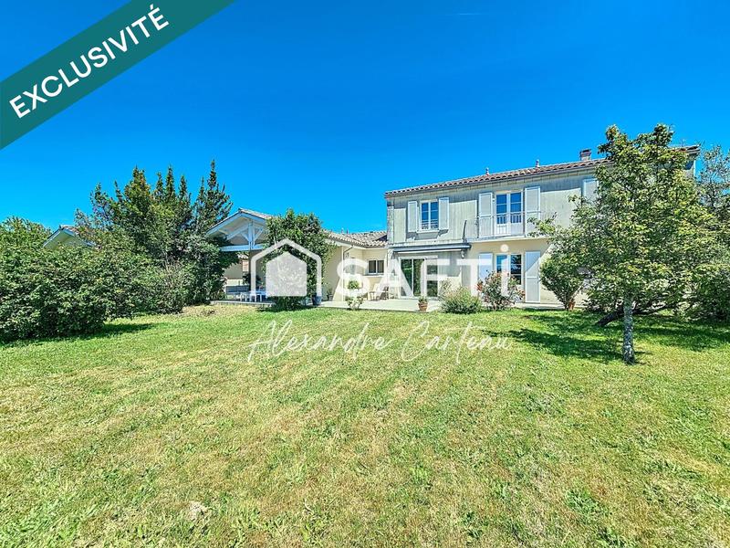 Maison - 245 m² - 8 pièces